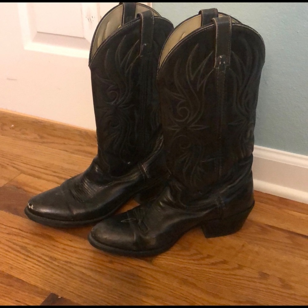 Size 8 black boots acme brand